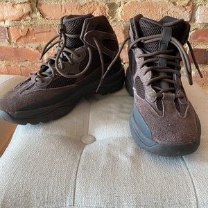 Yeezy Desert Boot "Oil"
Size 12 Adidas